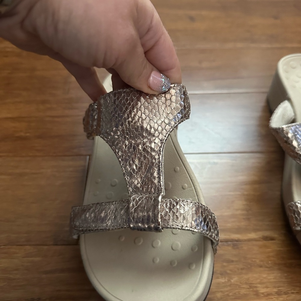 Vionic Bronze Textured Sandals - Picture 2 of 3